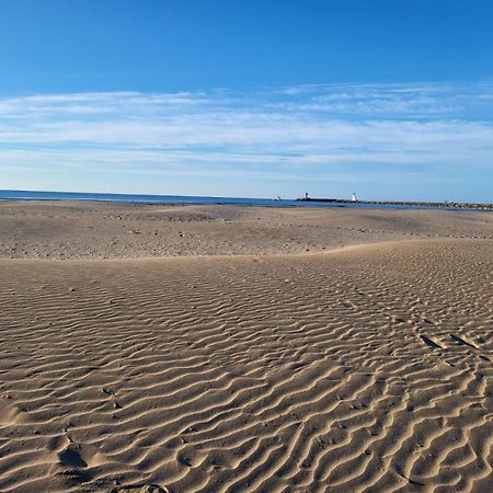 Grand Studio Cabine Proche Plage Et Port Грюїссан Екстер'єр фото